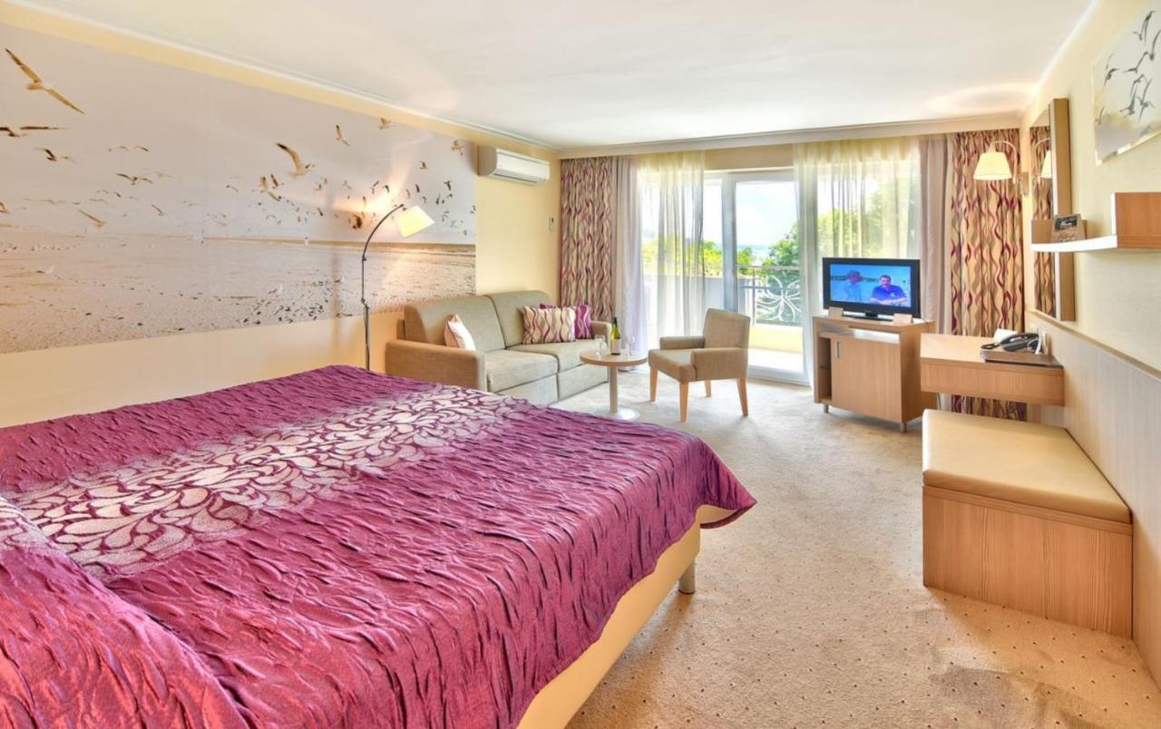 Maritim Hotel Amelia Albena Buitenkant foto
